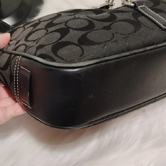 Coach Y2K Monogram C Clip Black Shoulder Bag W Hangtag - Picture 9 of 15